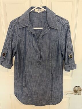 Tibi Chambray Denim Popover Shirt Size 4 Button Sleeve Casual Top front pocket